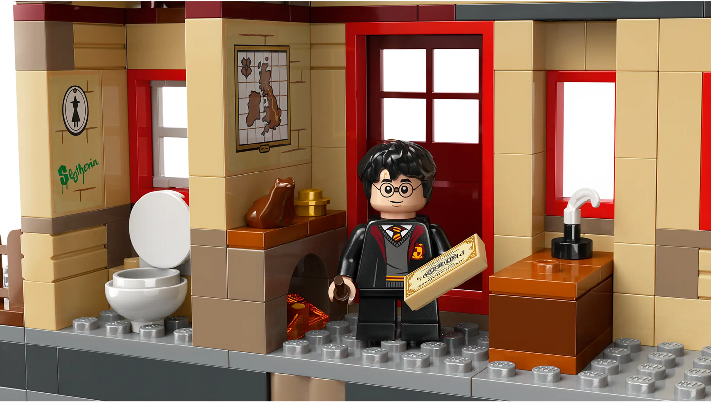 LEGO® Harry Potter™ Hogwarts Express™ & Hogsmeade™ Station (76423)