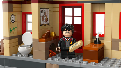 LEGO® Harry Potter™ Hogwarts Express™ & Hogsmeade™ Station (76423)