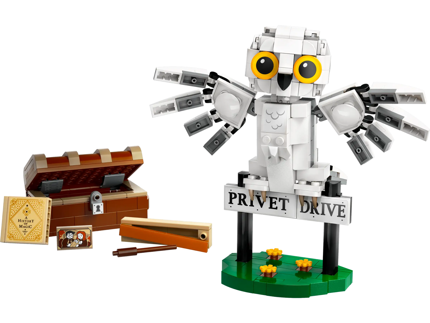 LEGO® Harry Potter™ Hedwig™ at 4 Privet Drive (76425)